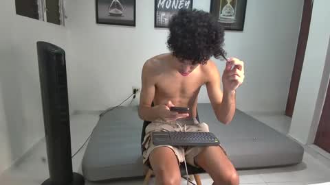 Snapshot of dollarhot30 chatting on October 30, 6:59 am DollarHot30 online show from October 30, 6:59 am