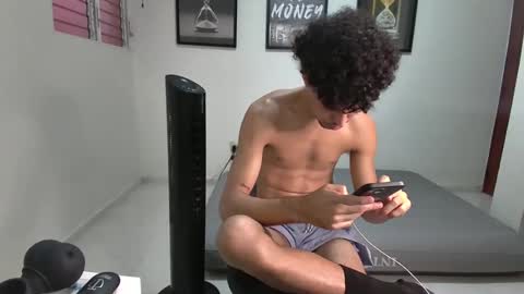 Snapshot of dollarhot30 chatting on November 7, 10:21 pm DollarHot30 online show from November 7, 10:21 pm