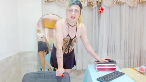ilona online show from May 9, 5:23 am