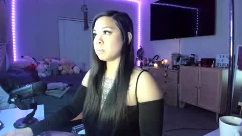 DOLLLFACE online show from March 11, 2:43 am