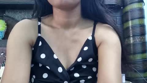 Snapshot of dollmeenu chatting on September 19, 8:16 am dollmeenu online show from September 19, 8:16 am
