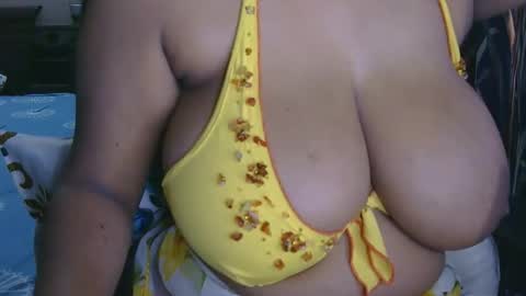 Snapshot of dolly_2 chatting on November 20, 4:01 am dolly_2 online show from November 20, 4:01 am