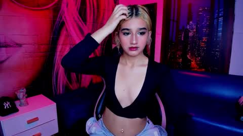 Dolly pocket online show from February 17, 8:59 pm