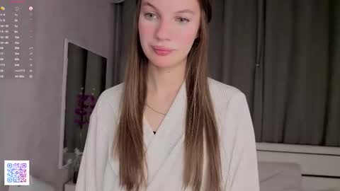 Emilia online show from December 18, 4:18 am