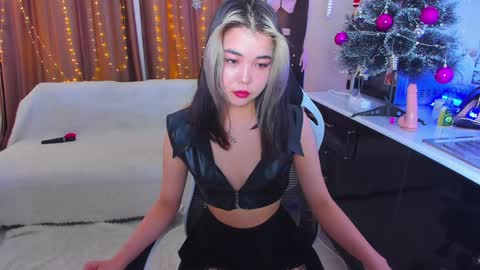 Snapshot of dollyiaa chatting on January 7, 8:56 am Dollya online show from January 7, 8:56 am