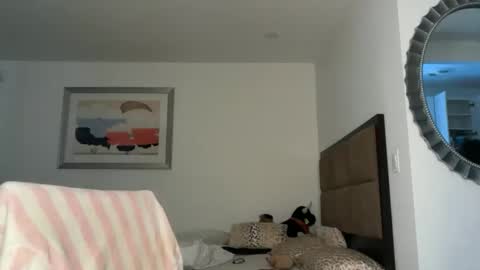 Dolly Rhodes online show from March 14, 8:36 pm