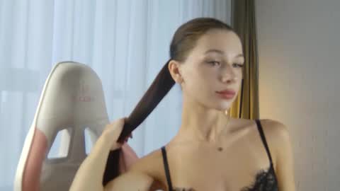 Dolly online show from September 24, 6:28 am