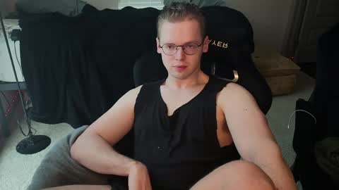 doloresman online show from April 17, 9:40 pm