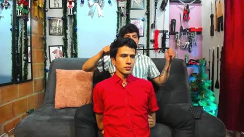 Snapshot of dom2travelers_sm chatting on December 22, 8:47 pm Diego Castell online show from December 22, 8:47 pm