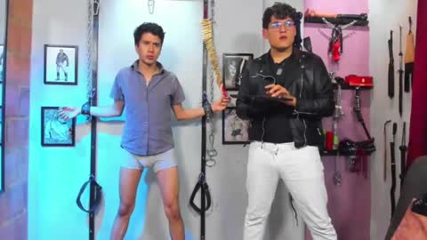 Snapshot of dom2travelers_sm chatting on March 9, 11:03 pm Diego Castell online show from March 9, 11:03 pm