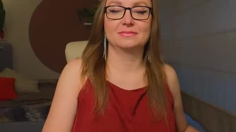 DOM MUMMY online show from April 3, 6:11 am