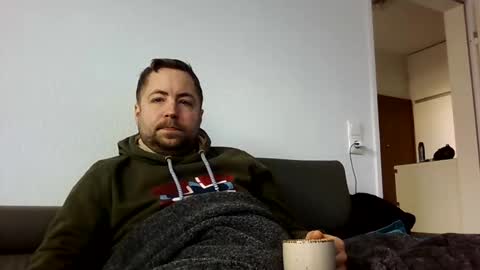 Snapshot of dombio_12 chatting on February 22, 11:35 am dombio_12 online show from February 22, 11:35 am