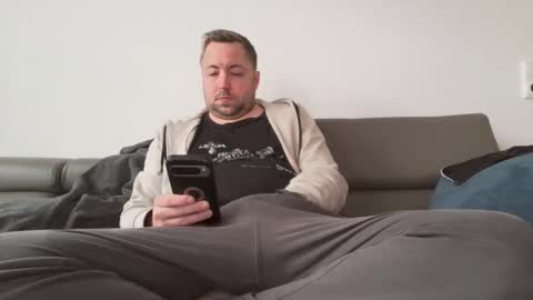 dombio_12 online show from April 18, 10:52 am