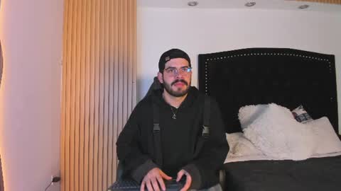 Snapshot of domboy_ chatting on July 11, 8:11 pm domboy online show from July 11, 8:11 pm