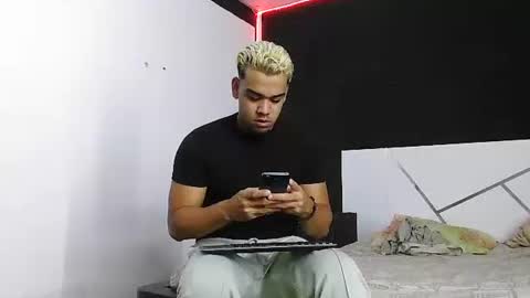 Snapshot of dombylogan chatting on March 3, 3:18 pm Logan online show from March 3, 3:18 pm