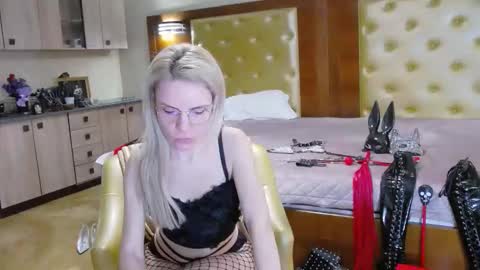 Snapshot of domcaprisse chatting on March 19, 10:30 am domcaprisse online show from March 19, 10:30 am