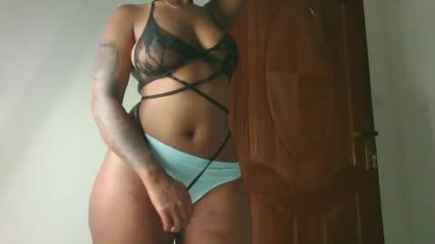 Snapshot of domecesy chatting on November 8, 9:02 pm Amarie noels online show from November 8, 9:02 pm