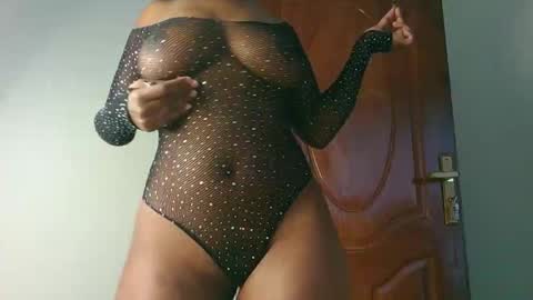 Snapshot of domecesy chatting on November 9, 1:09 pm Amarie noels online show from November 9, 1:09 pm