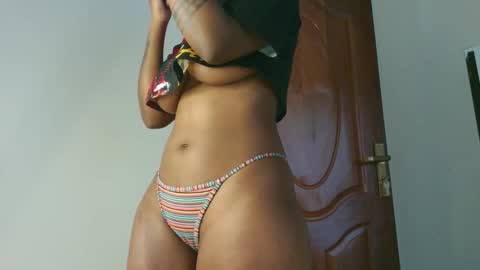 Snapshot of domecesy chatting on November 13, 1:43 pm Amarie noels online show from November 13, 1:43 pm