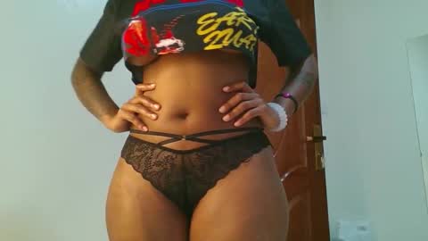 Snapshot of domecesy chatting on November 19, 1:55 pm Amarie noels online show from November 19, 1:55 pm