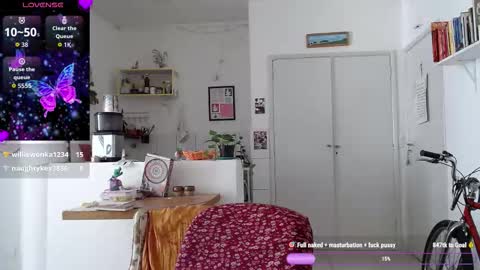 Snapshot of domenica_dos_ouros chatting on January 14, 1:50 pm sweet domme online show from January 14, 1:50 pm