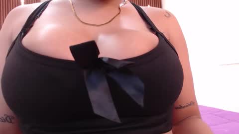 Snapshot of domenica_west chatting on February 27, 12:05 pm domenica online show from February 27, 12:05 pm