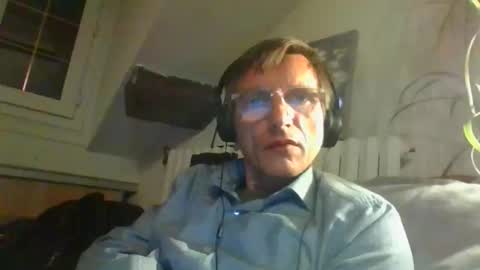 domi94300 online show from April 19, 10:12 pm