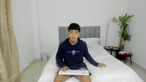 Snapshot of domi_master chatting on March 8, 2:45 am MASTER online show from March 8, 2:45 am