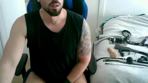 DominatedTitan online show from April 16, 8:37 am