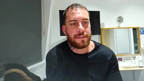 Snapshot of dominateherplease chatting on October 24, 7:32 pm dominateherplease online show from October 24, 7:32 pm