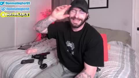 Snapshot of dominatingher69 chatting on February 7, 11:30 pm dominatingher69 online show from February 7, 11:30 pm