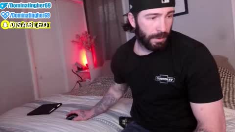 Snapshot of dominatingher69 chatting on February 15, 11:23 pm dominatingher69 online show from February 15, 11:23 pm