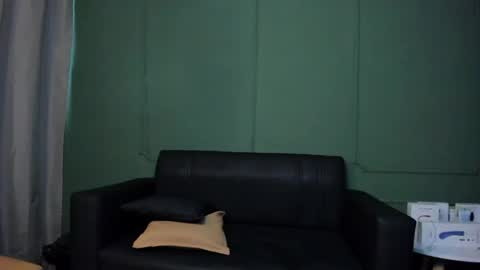 Snapshot of dominc_berry chatting on April 25, 1:41 pm Dominc berry online show from April 25, 1:41 pm