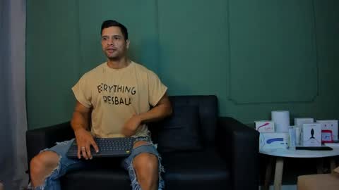 Snapshot of dominc_berry chatting on June 9, 12:17 pm Dominc berry online show from June 9, 12:17 pm