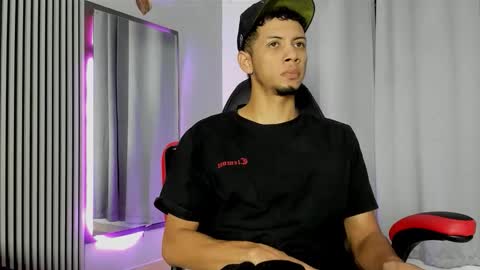 Snapshot of dominic__brown chatting on February 16, 4:19 am Dominic online show from February 16, 4:19 am