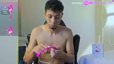 Snapshot of dominic__brown chatting on February 19, 4:19 am Dominic online show from February 19, 4:19 am