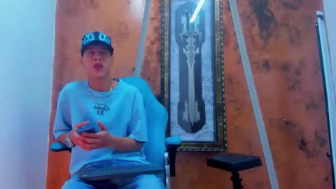 dominic_bigcock19_ online show from December 22, 6:43 am