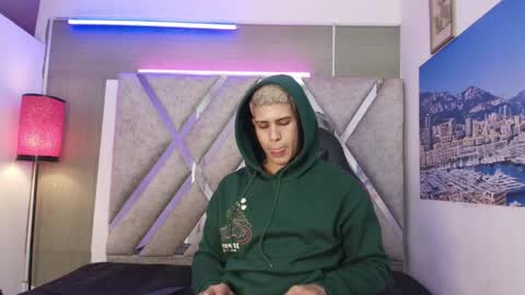DOMI online show from May 18, 3:24 am