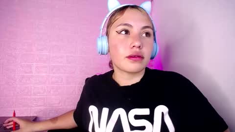 Snapshot of dominic_queen chatting on February 5, 11:37 am online show from February 5, 11:37 am