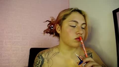 Snapshot of dominic_queen chatting on February 6, 11:24 am online show from February 6, 11:24 am