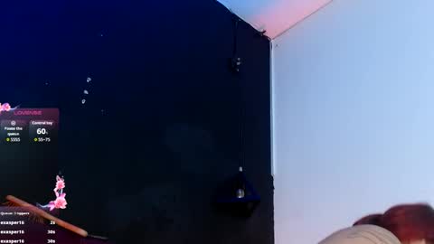 Snapshot of dominic_queen chatting on June 3, 2:33 pm online show from June 3, 2:33 pm