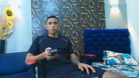 dominic_smith_ online show from April 25, 11:02 pm