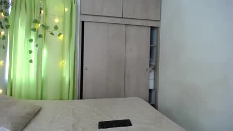 dominic_sofia online show from May 7, 11:15 am