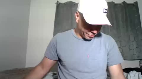 Snapshot of dominicanorico chatting on October 12, 4:11 am luis online show from October 12, 4:11 am