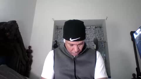 luis online show from March 29, 8:09 pm