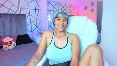 Snapshot of dominick_joness chatting on January 7, 9:03 pm Dominick online show from January 7, 9:03 pm