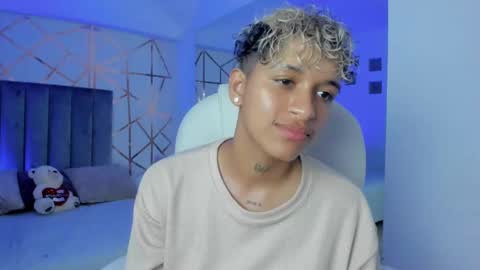 Snapshot of dominick_joness chatting on January 9, 11:56 pm Dominick online show from January 9, 11:56 pm