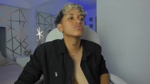 Snapshot of dominick_joness chatting on January 10, 9:10 pm Dominick online show from January 10, 9:10 pm