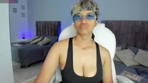 Snapshot of dominick_joness chatting on January 18, 7:58 pm Dominick online show from January 18, 7:58 pm