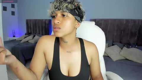 Snapshot of dominick_joness chatting on January 19, 2:04 am Dominick online show from January 19, 2:04 am